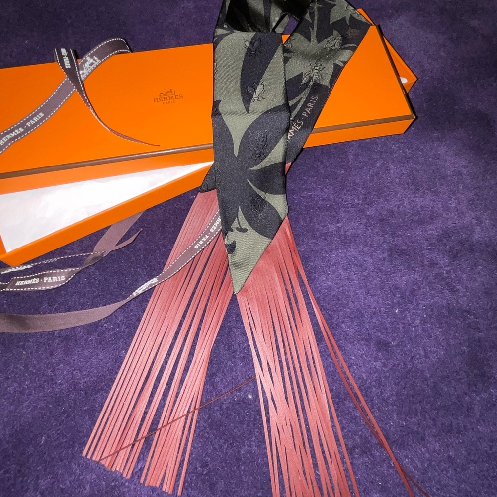 2025 Hermes Calfskin Bouquet Final Fringed Twilly Vert Loden Black